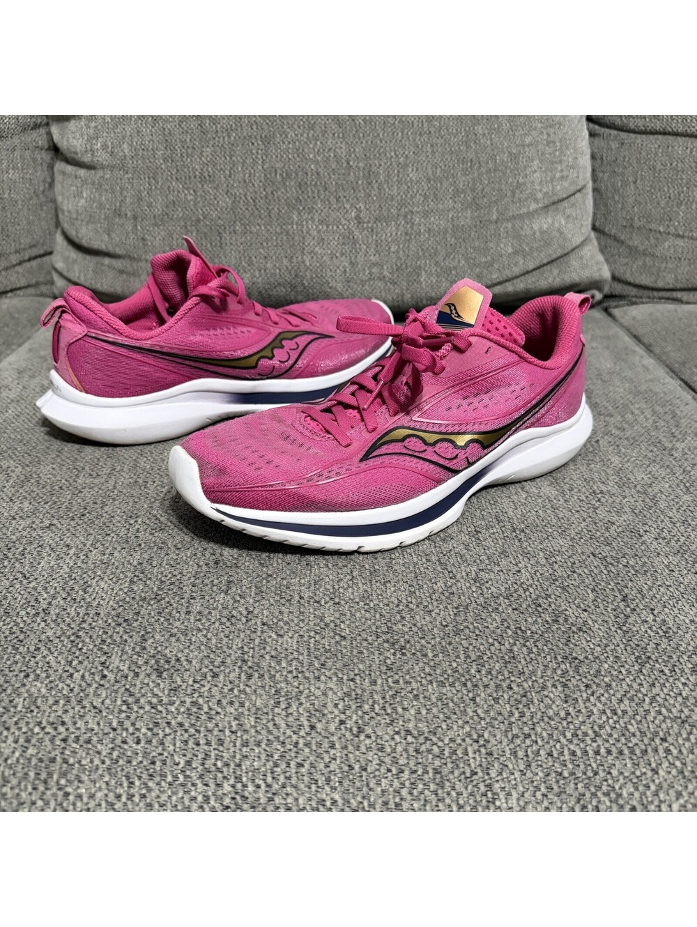 Saucony PWRRUN Shoes Womens 10.5 Pink Running Mesh Low Top Athletic Sneakers